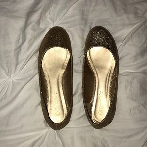 Women’s gold flats